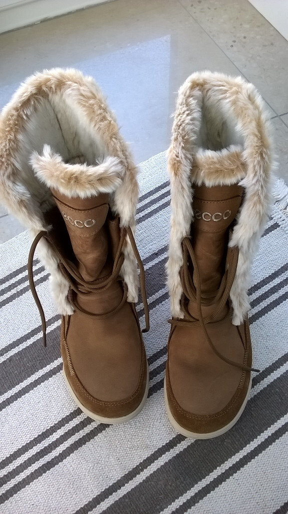 ecco boots size 36